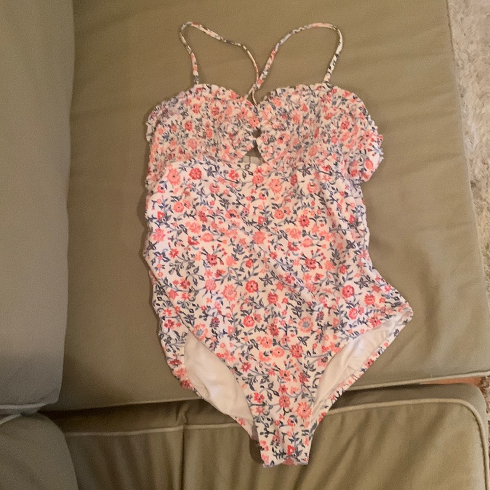 RED WHITE AND BLUE CUTE BATHING SUIT
